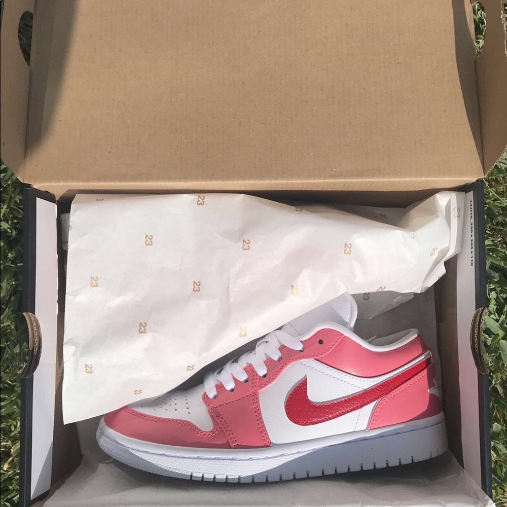 Custom Air Jordan 1 Lows - Picture 3 of 7